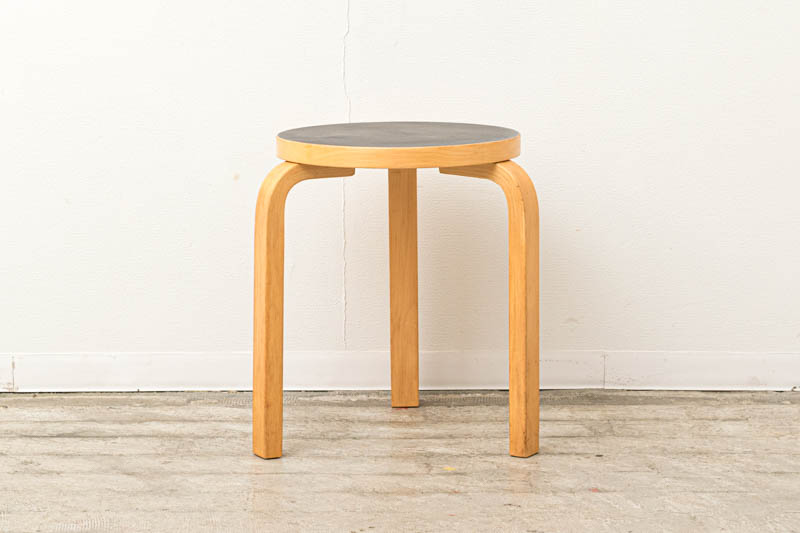 北欧家具　アルヴァ・アアルト　Alvar　Aalto　スツール60