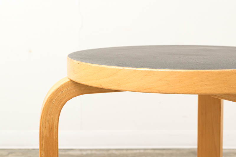 北欧家具　アルヴァ・アアルト　Alvar　Aalto　スツール60