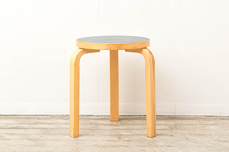 北欧家具　アルヴァ・アアルト　Alvar　Aalto　スツール60