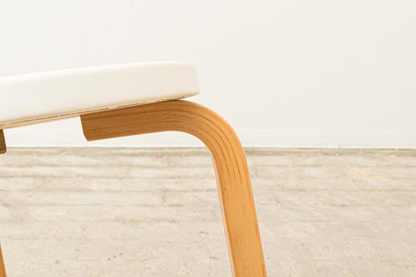 北欧家具　アルヴァ・アアルト　Alvar　Aalto　スツール60