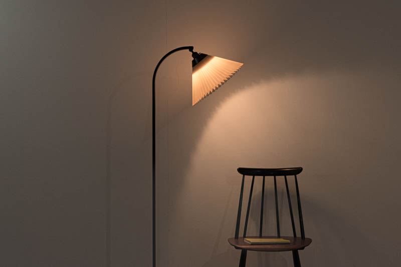 フィンランド製 フロアランプ