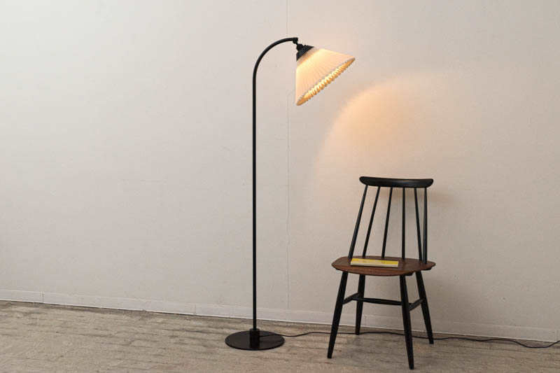 フィンランド製 フロアランプ