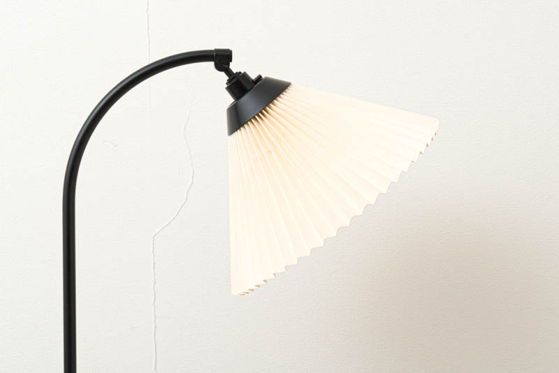 フィンランド製 フロアランプ