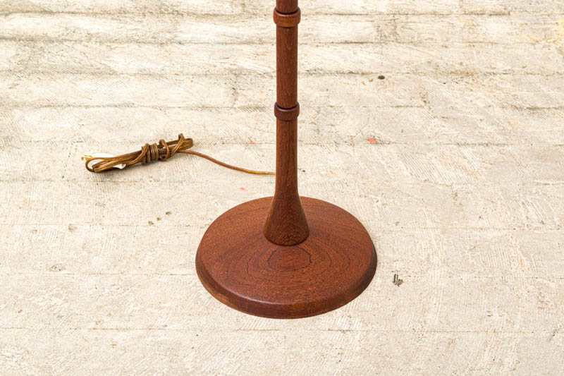 デンマーク製　フロアランプ