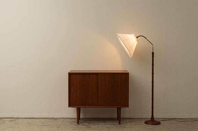 デンマーク製　フロアランプ