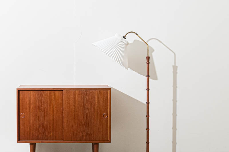 デンマーク製　フロアランプ