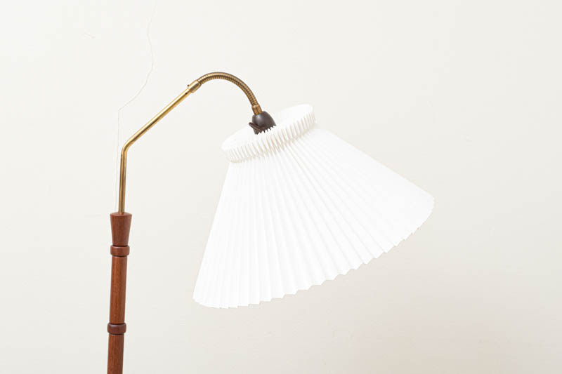 デンマーク製　フロアランプ