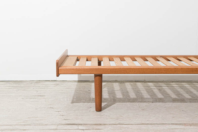 北欧家具 ポール・ヴォルター FDB ベッド