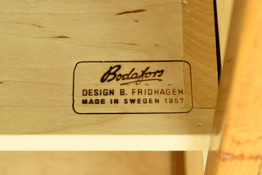 北欧家具　スウェーデン　キャビネット サイドボード