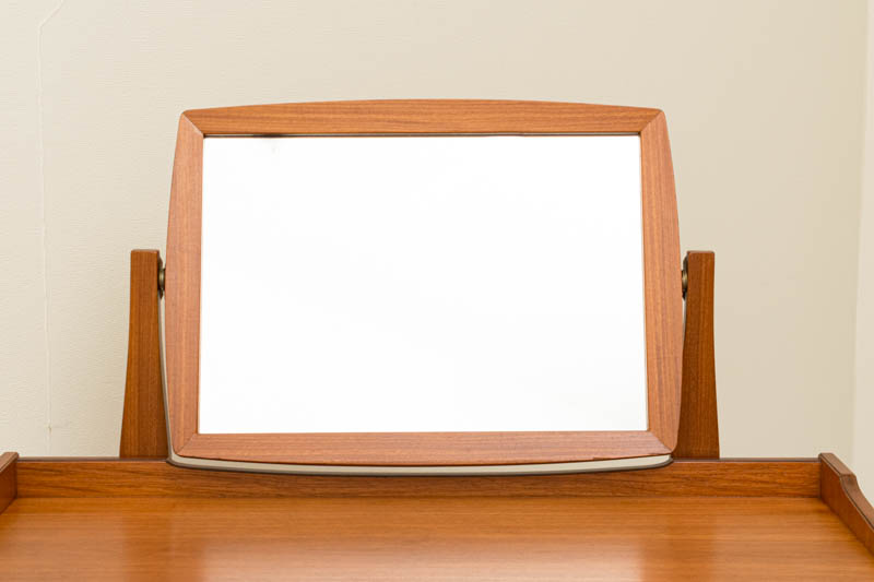 北欧家具　デンマーク　ライティングデスク