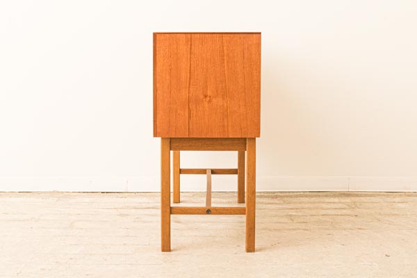 北欧家具　デンマーク　チェスト