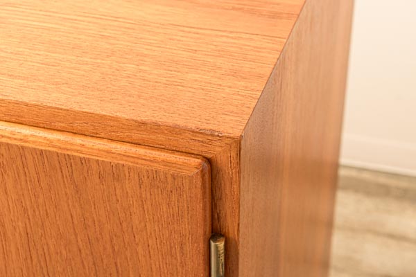北欧家具　デンマーク　ハイキャビネット