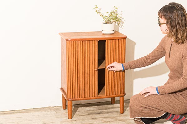 北欧家具　デンマーク　ハイキャビネット