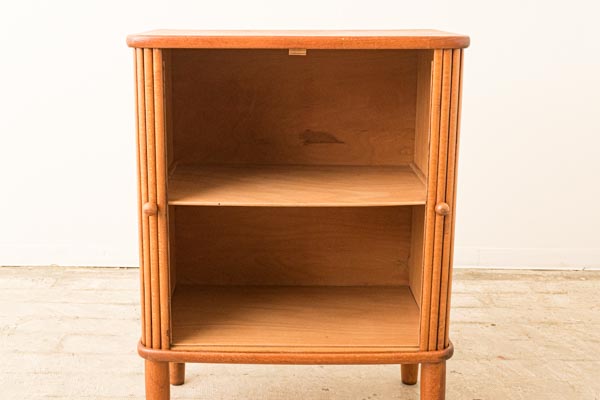 北欧家具　デンマーク　ハイキャビネット