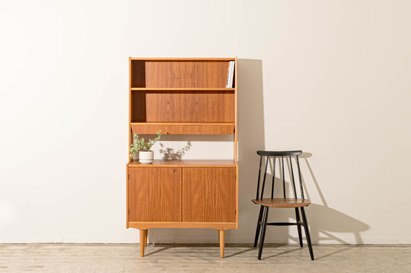 北欧家具　デンマーク　ハイキャビネット