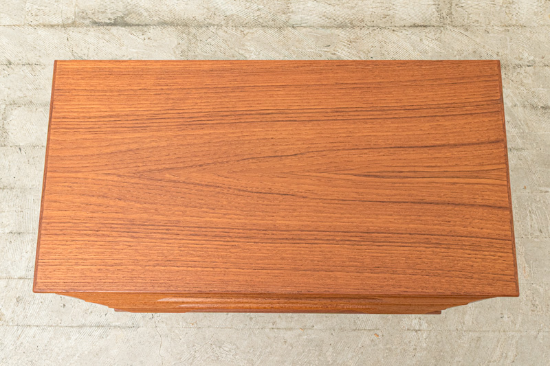 北欧家具　デンマーク　チェスト