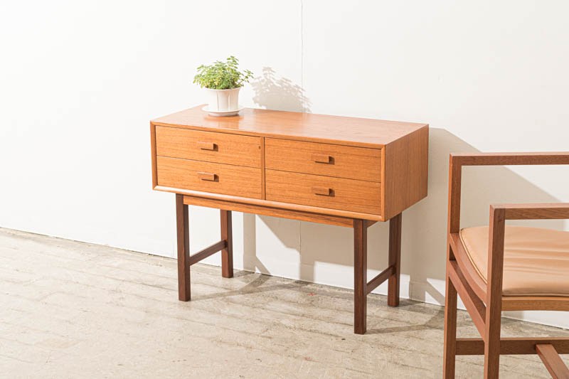 北欧家具　カイ・クリスチャンセン　チェスト