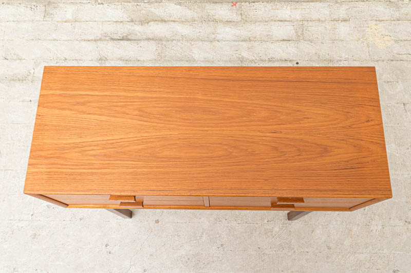 北欧家具　カイ・クリスチャンセン　チェスト