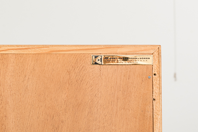 北欧家具　デンマーク　ハイキャビネット