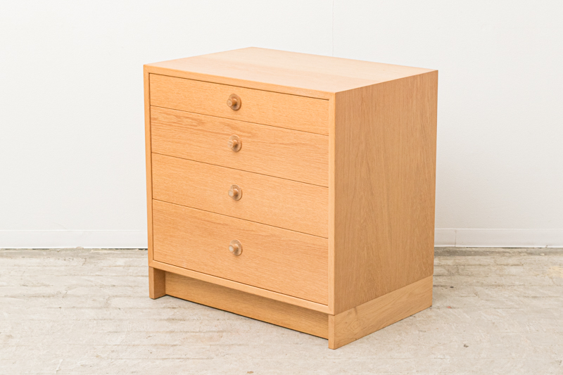 北欧家具　デンマーク　ハイキャビネット