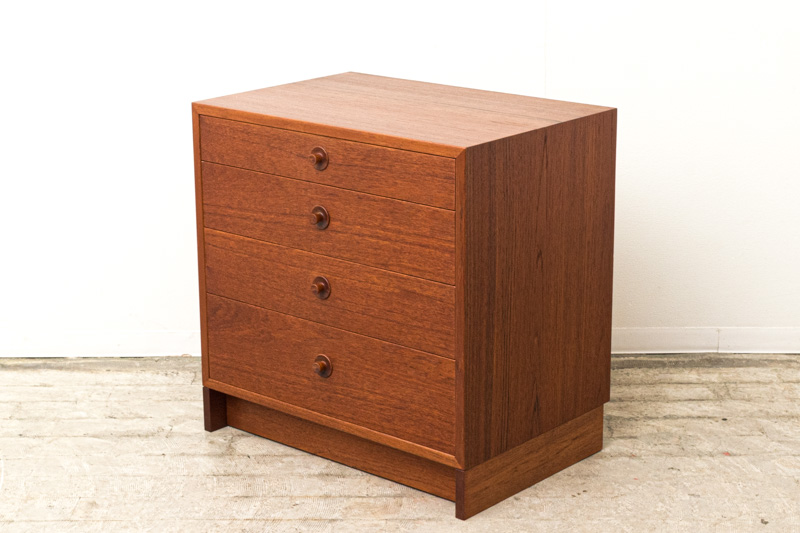 北欧家具 デンマーク ハイキャビネット