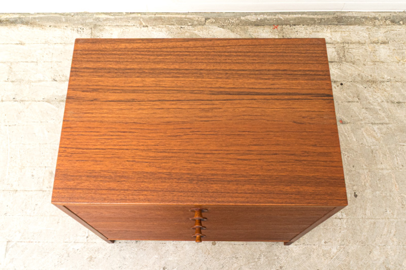 北欧家具 デンマーク ハイキャビネット