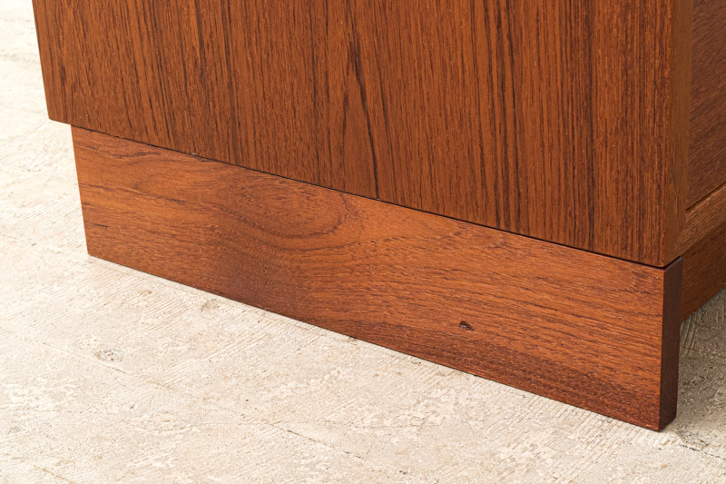 北欧家具 デンマーク ハイキャビネット