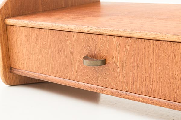 北欧家具　デンマーク　ウォールドロワー