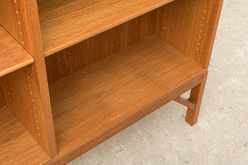 北欧家具　ハンス・Ｊ・ウェグナー　キャビネット