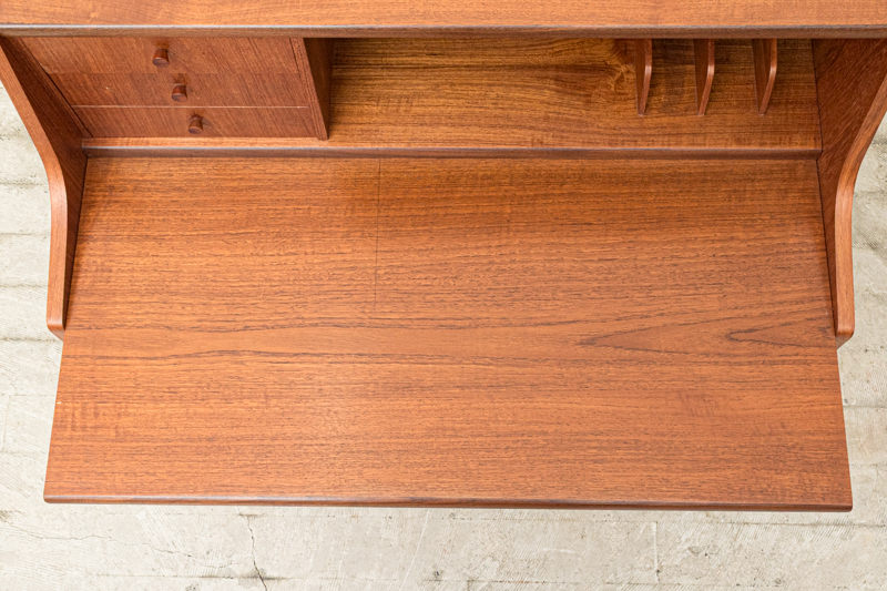 北欧家具　デンマーク　ライティングデスク