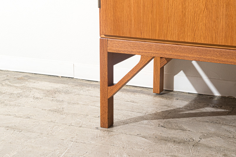 北欧家具 ハンス・J・ウェグナー キャビネット