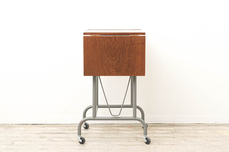 北欧家具　ワゴン