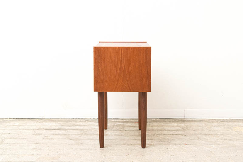 北欧ヴィンテージ　デンマーク　チェスト デンマークヴィンテージ チェスト 4段 チーク材 収納 北欧家具