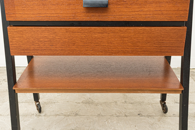 北欧家具　デンマーク　ソーイングワゴン