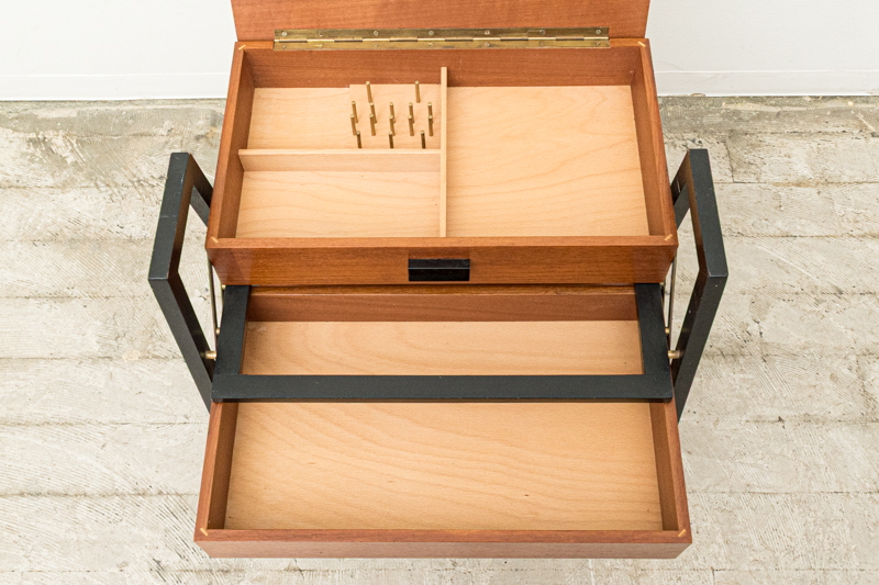 北欧家具　デンマーク　ソーイングワゴン