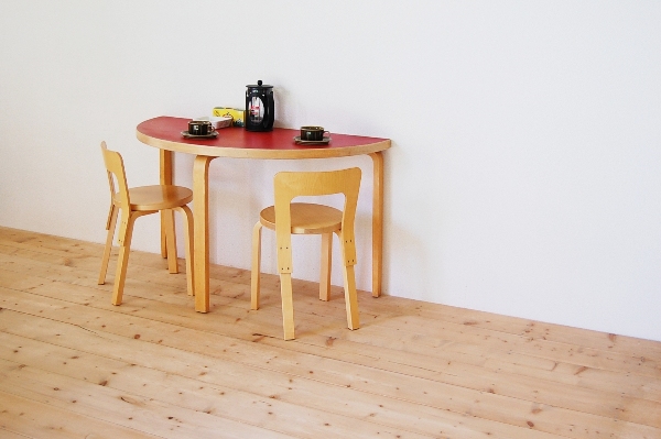 北欧家具 通販 フィンランド製 アルヴァ・アアルト 半円テーブル