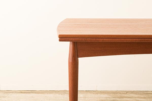 北欧家具　デンマーク　ダイニングテーブル　エクステンション