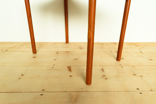 北欧家具　デンマーク　サイドテーブル