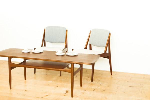 北欧家具　デンマーク　ソファテーブル