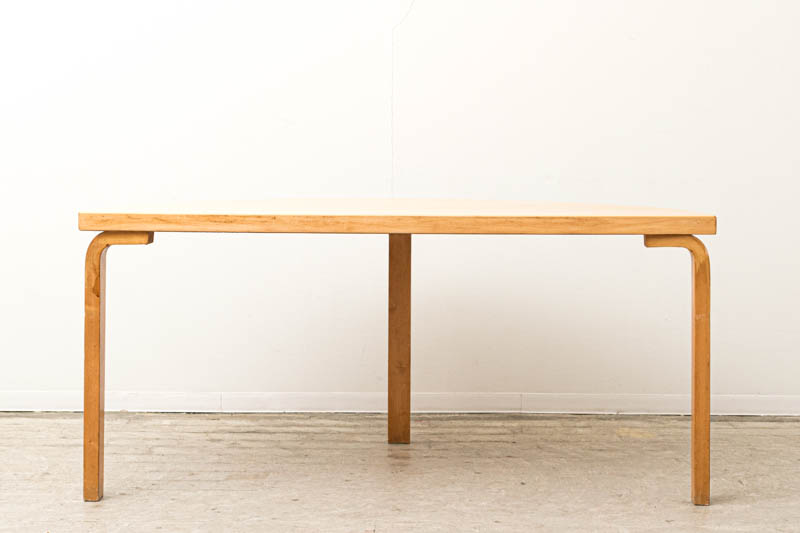 北欧家具　artek　アルヴァ・アアルト　テーブル