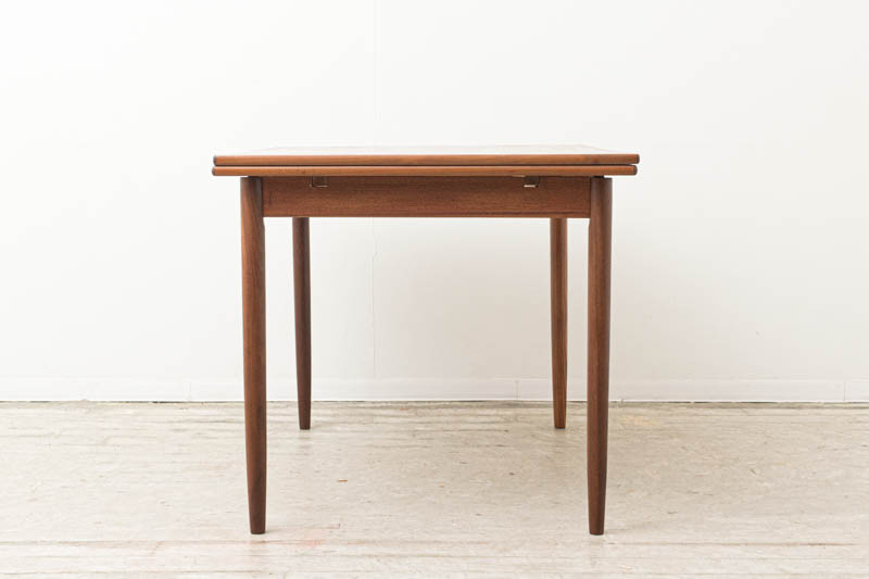 北欧家具　デンマーク　ダイニングテーブル　エクステンション