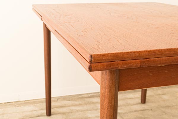 北欧家具　ダイニングテーブル　エクステンション