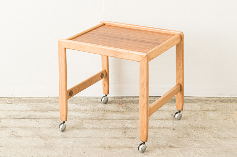 北欧家具　デンマーク製　ワゴンテーブル