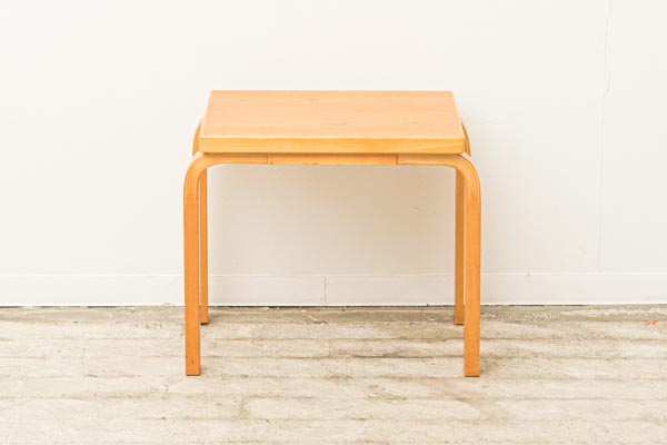 アルヴァ・アアルト　テーブル アアルト テーブル 円形 - Artek