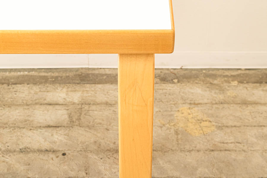 北欧家具　artek　アルヴァ・アアルト　テーブル