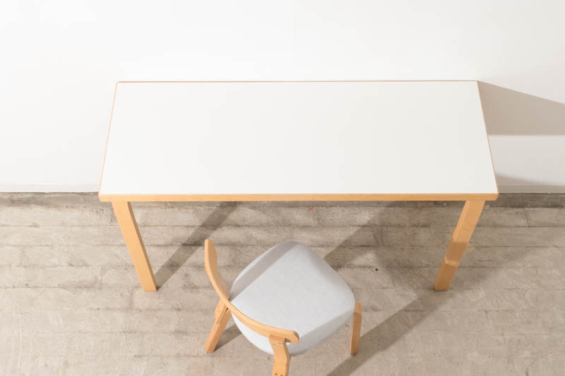 北欧家具　artek　アルヴァ・アアルト　テーブル