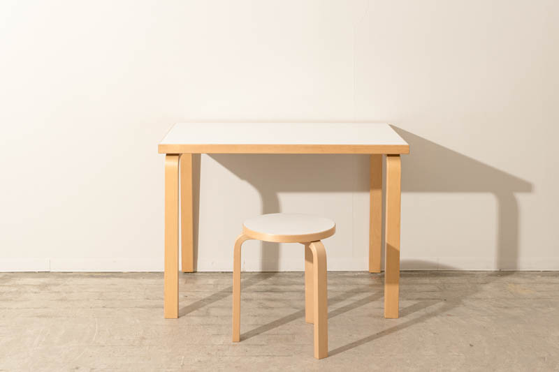 北欧家具　artek　アルヴァ・アアルト　テーブル
