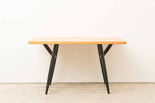 北欧家具　イルマリ・タピオヴァーラ　ピルッカテーブル